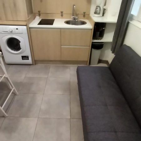Apartamento Le Marais Charm -Bright Studio With Elevated Sleeping Quarters París Exterior foto