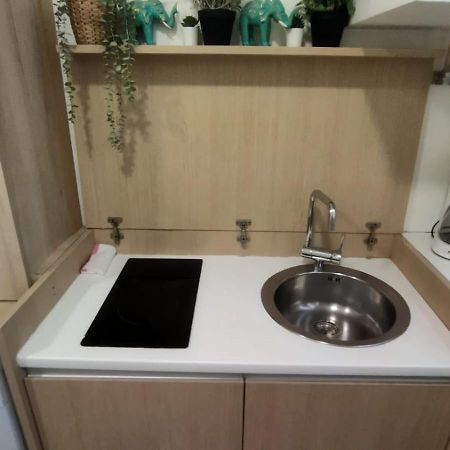 Apartamento Le Marais Charm -Bright Studio With Elevated Sleeping Quarters París Exterior foto
